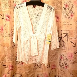 Multiples size PXL Color white tag is on it